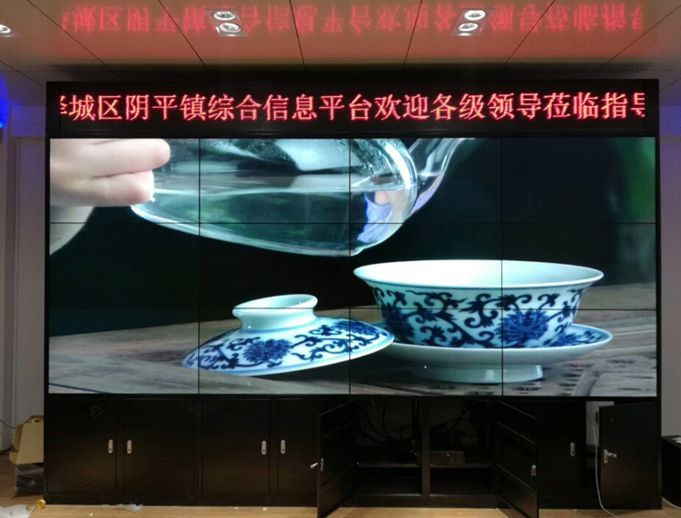 三星55寸3.5mm3X4機柜+LED-應用于歷城區(qū)陽平鎮(zhèn).jpg